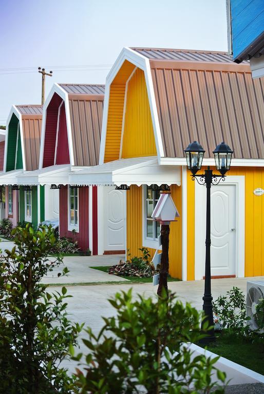Color Ville Hotel Sha Certified Саконнакхон Екстер'єр фото