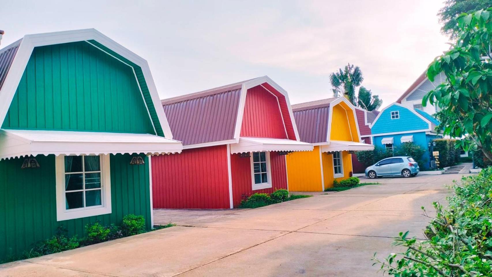 Color Ville Hotel Sha Certified Саконнакхон Екстер'єр фото