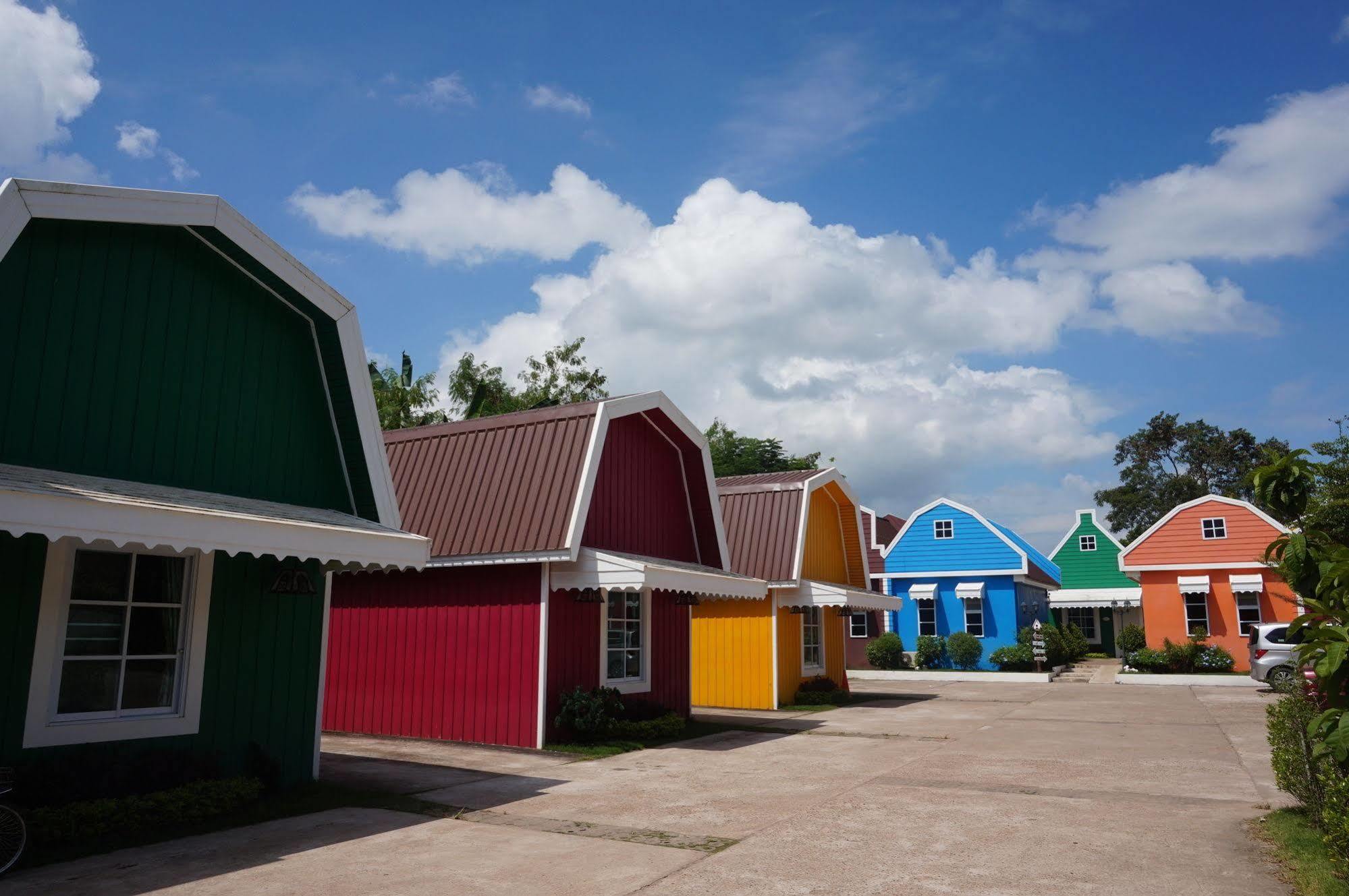Color Ville Hotel Sha Certified Саконнакхон Екстер'єр фото