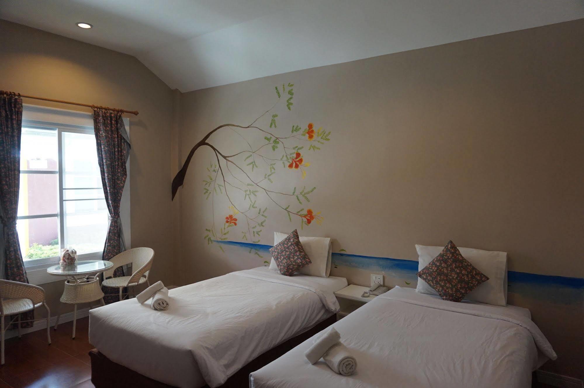 Color Ville Hotel Sha Certified Саконнакхон Екстер'єр фото