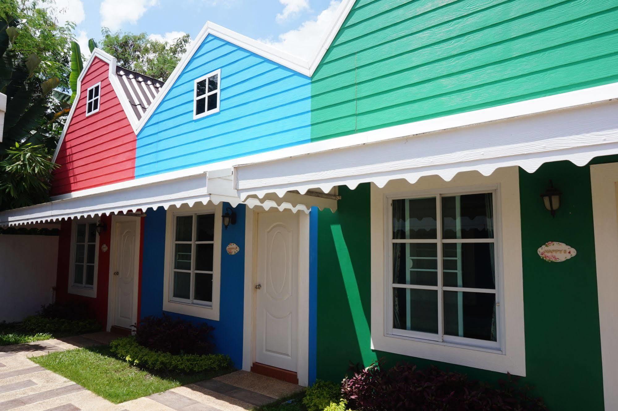 Color Ville Hotel Sha Certified Саконнакхон Екстер'єр фото